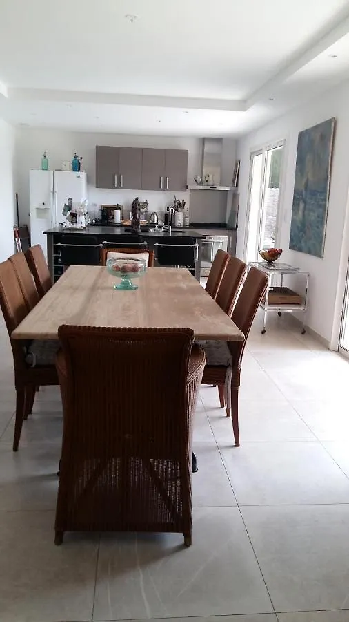 Chambres De La Terre Blanche Sanary-sur-Mer 0*,