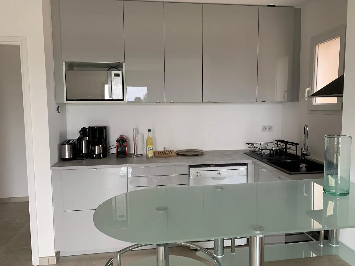 Chambres De La Terre Blanche Sanary-sur-Mer 0*,