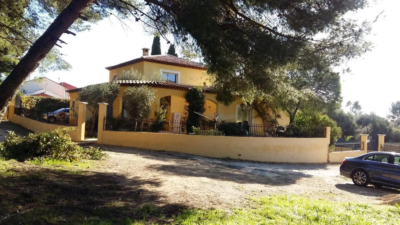 Chambres de la Terre Blanche Sanary-sur-Mer Couette-café